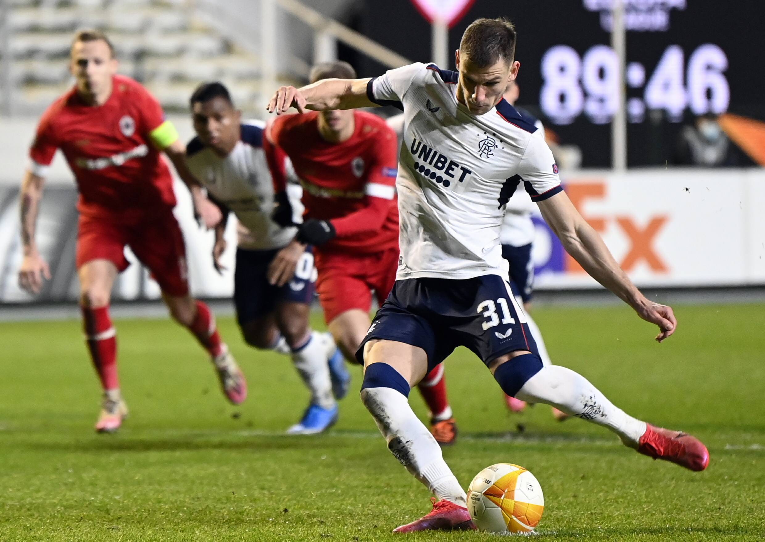 清晨广州队调整名单以备德甲里昂完成体检备战英超，连对手都承认：费耶诺德集结日单刀错失的简单介绍